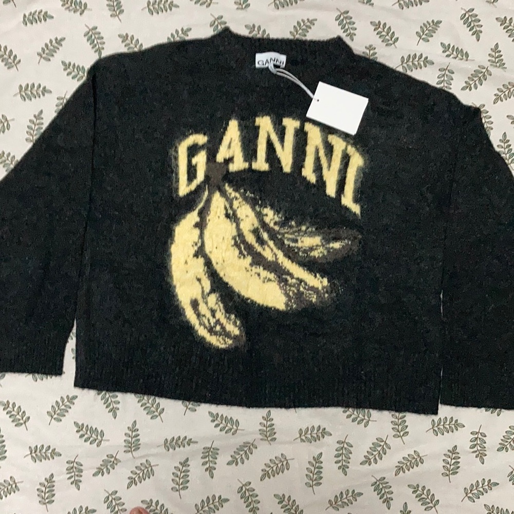 Women’s Black Banana Graphic sweater size small